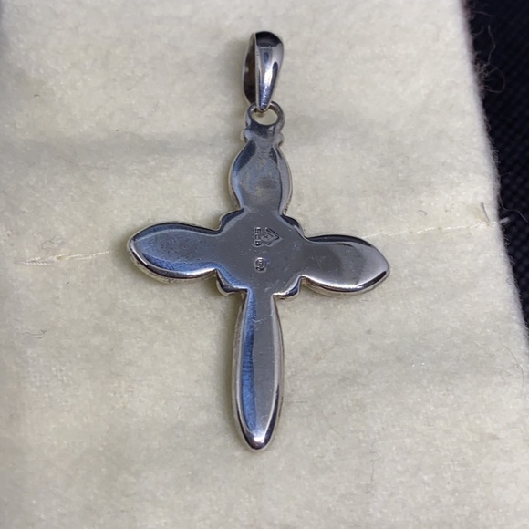 Sterling silver cross pendant with pearl - Picture 2 of 3